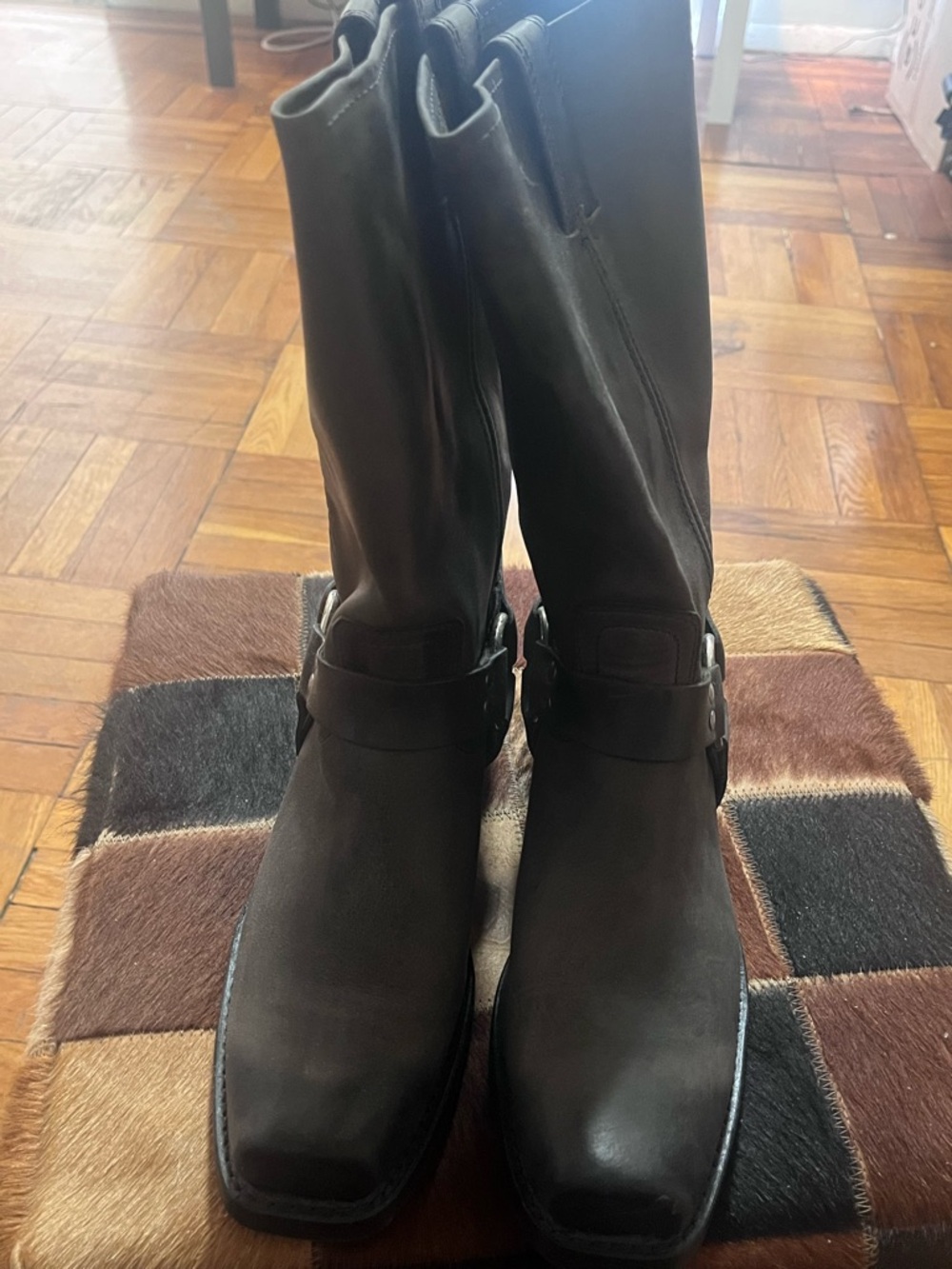 Classic women’s original Frye Black Leather Harness Boots - Picture 2 of 5